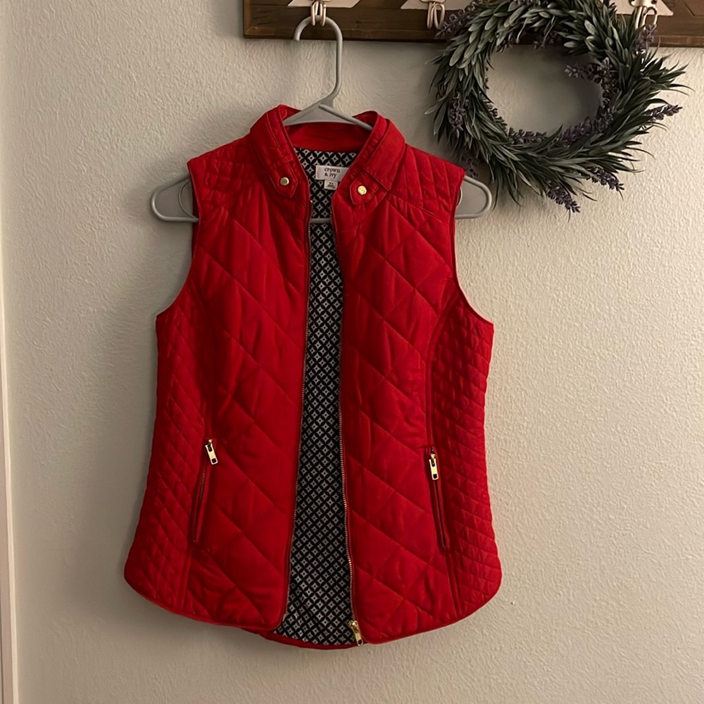 Crown and Ivy barely worn extra small vest